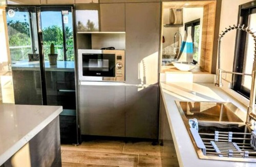 Los Brazos Apartment | Sabaneta - Hidden Luxury Apartment by the beach