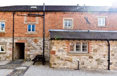 Knockerdown Apartment | Sabinhay Cottage With Shared Swimming Pool Access