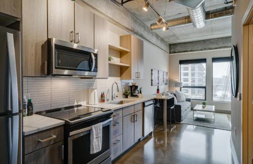 Warehouse District Apartment | Sable 304 - Alcove