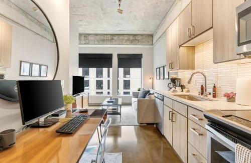 Warehouse District Apartment | Sable 403 - Alcove