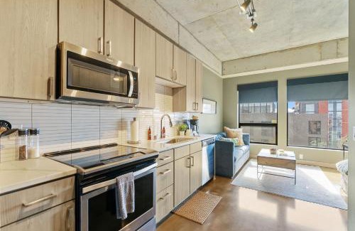 Warehouse District Apartment | Sable 601 - Alcove