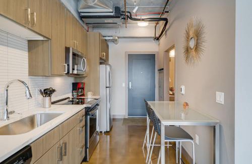 Warehouse District Apartment | Sable 602 - Alcove