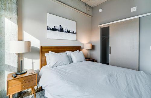 Warehouse District Apartment | Sable 607 - Alcove