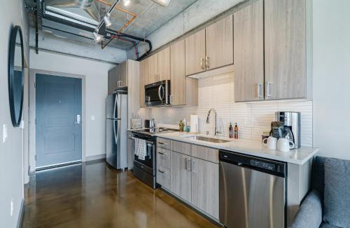 Warehouse District Apartment | Sable 607 - Alcove