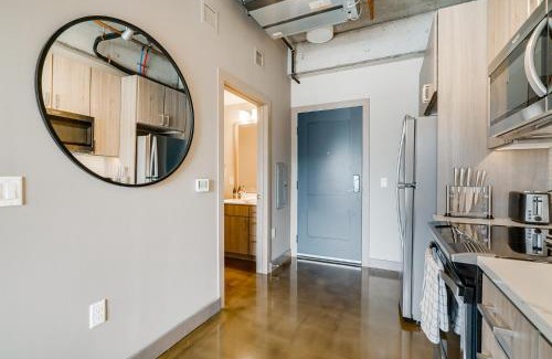 Warehouse District Apartment | Sable 607 - Alcove