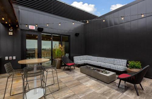 Warehouse District Apartment | Sable 702 - Alcove