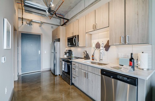 Warehouse District Condo | Sable 806 - Alcove