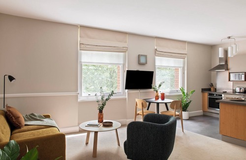 Bristol City Centre Apartment | SACO Bristol- West India House
