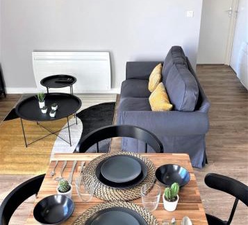 Cholet Apartment | Sacré cœur - Duplex avec balcon - 4 pers