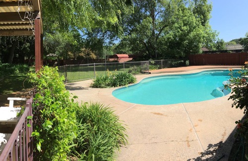 Sacramento House | Sacramento Suburban with Pool