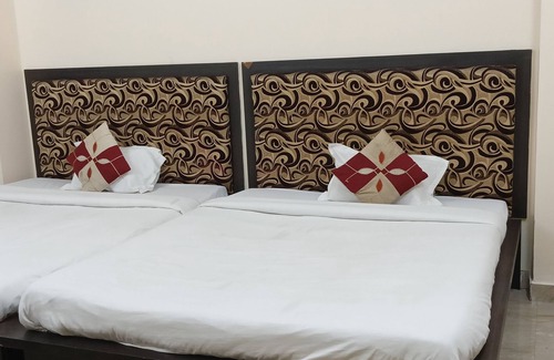 Sualkuchi Hotel | Sacred Stay