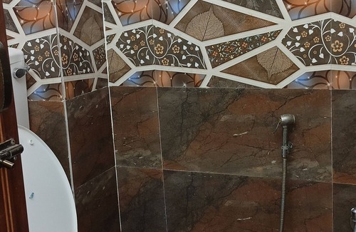 Sualkuchi Hotel | Sacred Stay