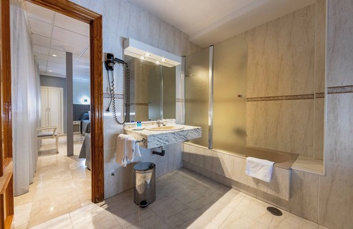 Granada City Center Hotel | Sacromonte Hotel