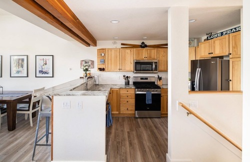 Saddle Ridge Condo | Saddle Ridge D3 (3-Bedroom Condo) with Mountain view by Moonlight Basin Lodging