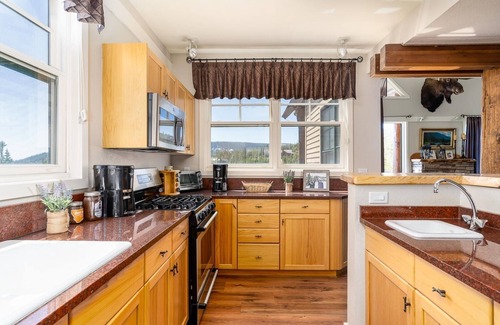 Saddle Ridge Condo | Saddle Ridge V2 (3-Bedroom Condo) with Mountain view by Moonlight Basin Lodging
