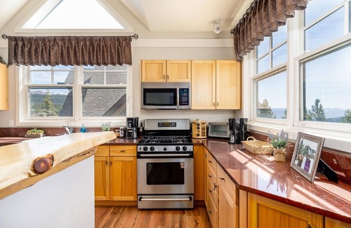 Saddle Ridge Condo | Saddle Ridge V2 (3-Bedroom Condo) with Mountain view by Moonlight Basin Lodging