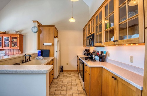Rangeley Condo | Saddleback - Rock Pond Condo 83 - ski in , ski out location