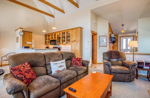 Rangeley Condo | Saddleback - Rock Pond Condo 83 - ski in , ski out location