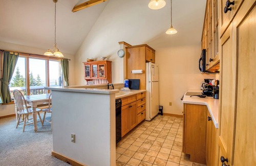 Rangeley Condo | Saddleback - Rock Pond Condo 83 - ski in , ski out location