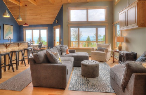 Rangeley Condo | Saddleback - RP Condo - Hendrickson 12 - built in 2021 - ski-in/ski-out
