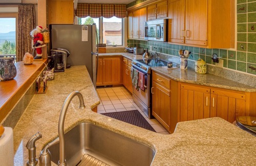 Rangeley Condo | Saddleback - Rock Pond Condo 11 - pet friendly, ski in/out!