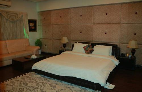 Rawalpindi Hotel | Safari Club 1
