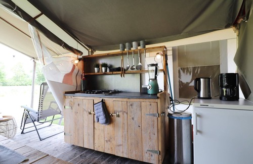 Twijzel House | Safari Tent, Friesland
