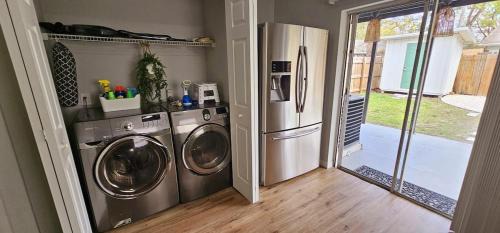 Terrace Park House | Safari Vibes 1 mi from Busch Gardens sleeps 6