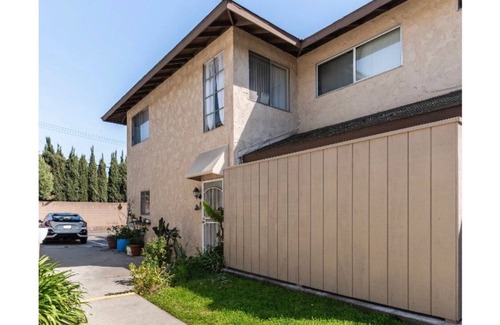 Fullerton Apartment | Safe and affordable . Lovely room Apartment -rooms category, Fullerton
