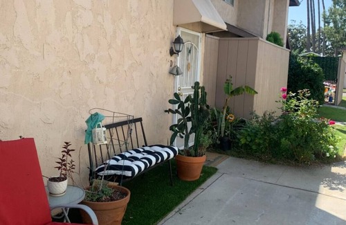 Fullerton Apartment | Safe and affordable . Lovely room Apartment -rooms category, Fullerton