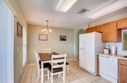 Balm Apartment | Safe + Cable TV + Crib + Deep Clean Parking