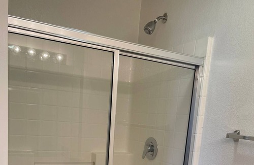 Airport Area Apartment | safe, comfortable, quiet place