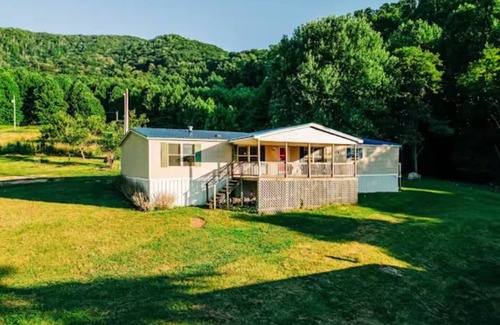 Roan Mountain House | Safe Haven Farm Farm House