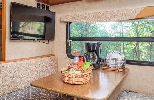 Roan Mountain House | Safe Haven Farm Gulf Breeze RVCamper Roan Mountain