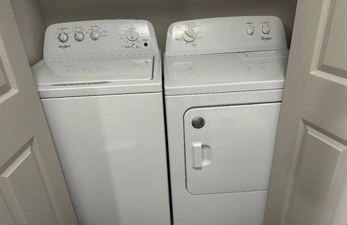 Murfreesboro Apartment | Safe Nashville suburb. Minutes off I-24. Quiet, clean, kitchen, laundry.