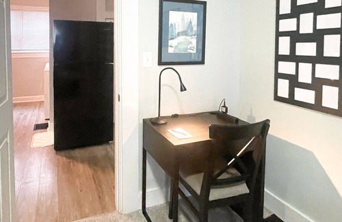Meridian-Kessler House | Safe, Quiet, Fully-Fenced Yard in Meridian Kessler