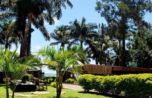 Entebbe Hotel | Saffron Beach Bistro & Cottages - Honeymoon Suite 1