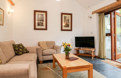Brazzacott Cottage | SAFFRON COTTAGE, family friendly, with pool in Launceston
