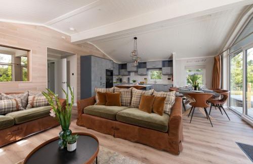 Lifton House | Saffron Lodge, 24 Roadford Lake Lodges