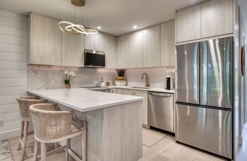Sag Harbor House | Sag Harbor 2BR Townhome w/Patio, Smart Home & Boat Slip