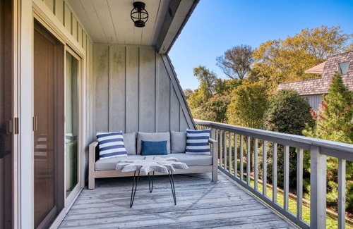 Sag Harbor House | Sag Harbor 2BR Townhome w/Patio, Smart Home & Boat Slip