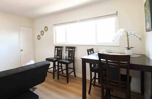 Rialto House | Sage: A Cozy Studio in Rialto