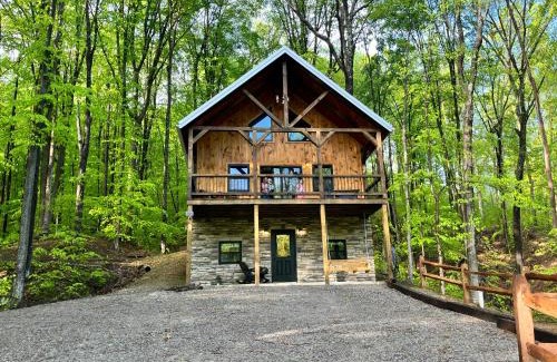 Hallsville Ski Chalet | Sage Hill Escape