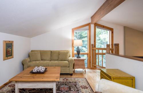 Warm Springs House | Sage Road 415A