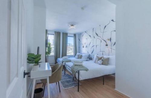 Hoboken Apartment | Sage Stay by the Train, We Pay Half Your Parking, 2 Queen Beds plus Sleeps 6