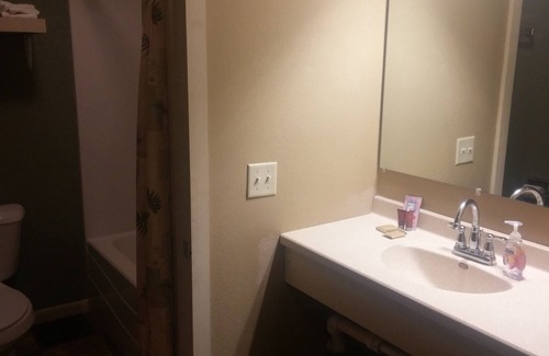 Broadus Bed & Breakfast | Sagebrush Inn and Suites