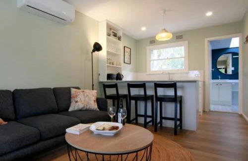 Anna Bay House | Sahara Trails Cabin 2 WiFi Air Conditioning Horse Riding and much more