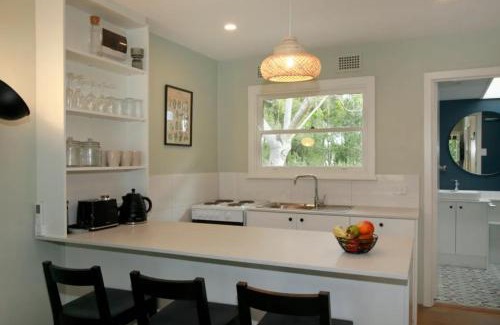 Anna Bay House | Sahara Trails Cabin 2 WiFi Air Conditioning Horse Riding and much more