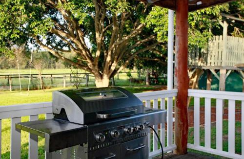 Anna Bay House | Sahara Trails House WiFi Air Conditioning Horse Riding and much more