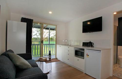 Anna Bay House | Sahara Trails Studio WiFi Air Conditioning Horse Riding and much more